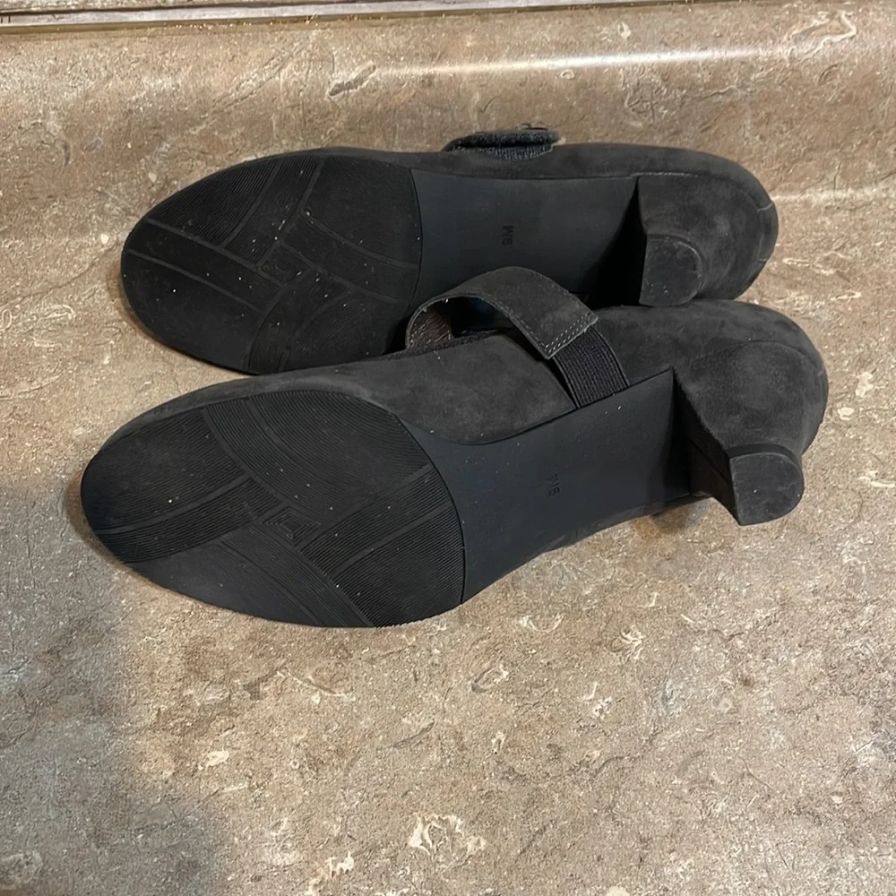 Array Size 9 M Black Mary Jane Heels - Picture 7 of 10